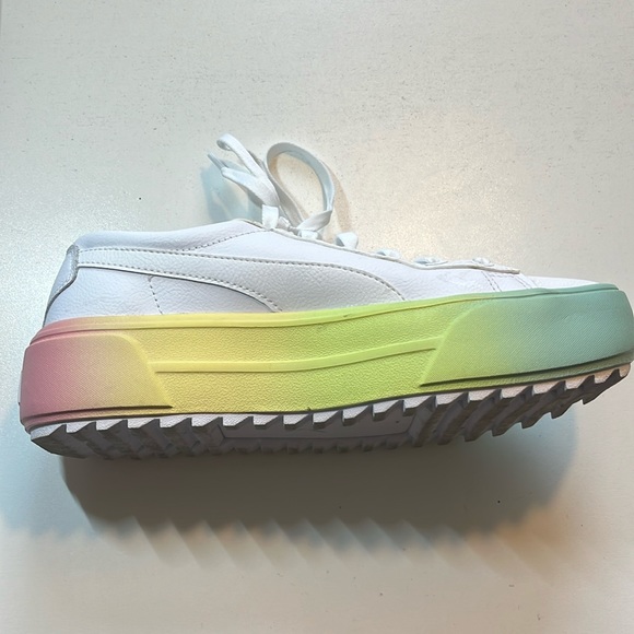 PUMA soft foam platform rainbow sole sneaker. - Picture 6 of 6